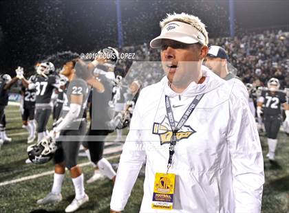 Thumbnail 3 in De La Salle vs. St. John Bosco (CIF State Open Division Championship) photogallery.