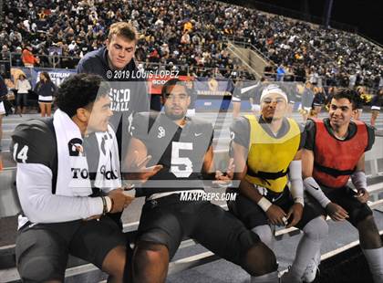 Thumbnail 2 in De La Salle vs. St. John Bosco (CIF State Open Division Championship) photogallery.