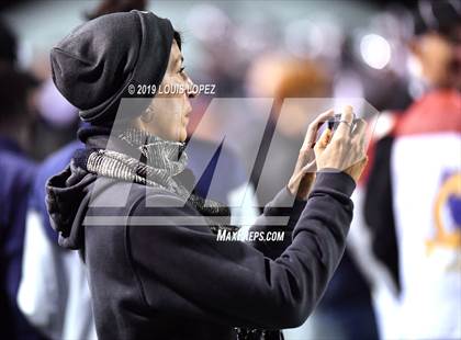 Thumbnail 2 in De La Salle vs. St. John Bosco (CIF State Open Division Championship) photogallery.