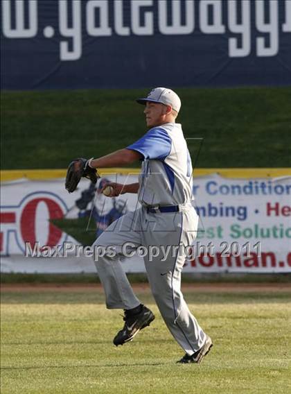 Thumbnail 3 in Columbia vs Gibault Catholic photogallery.