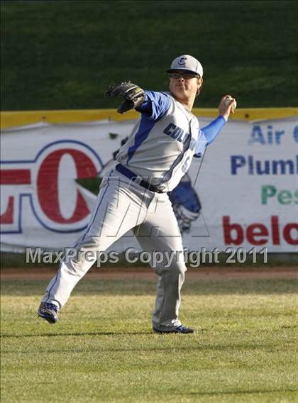 Thumbnail 3 in Columbia vs Gibault Catholic photogallery.