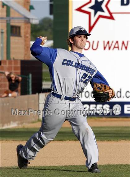 Thumbnail 1 in Columbia vs Gibault Catholic photogallery.