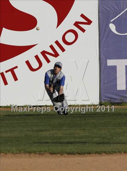 Thumbnail 1 in Columbia vs Gibault Catholic photogallery.