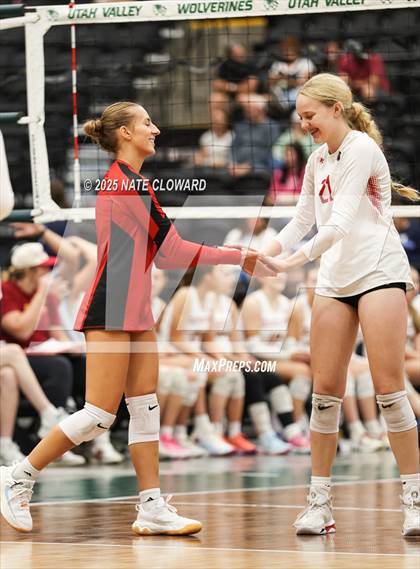 Thumbnail 3 in Mountain Ridge vs. Mountain View photogallery.
