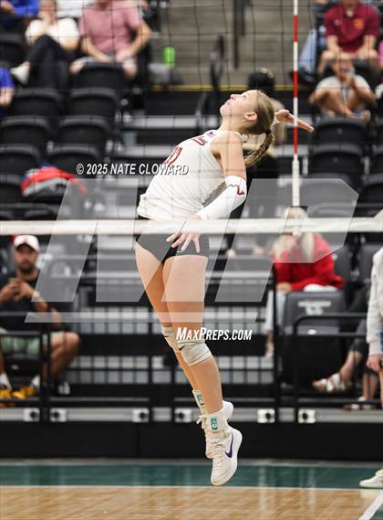 Thumbnail 3 in Mountain Ridge vs. Mountain View photogallery.