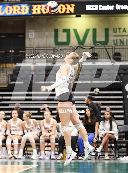 Thumbnail 1 in Mountain Ridge vs. Mountain View photogallery.
