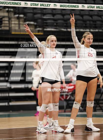 Thumbnail 3 in Mountain Ridge vs. Mountain View photogallery.