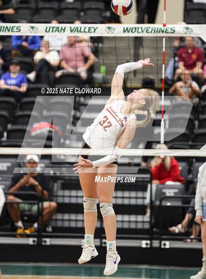 Thumbnail 1 in Mountain Ridge vs. Mountain View photogallery.