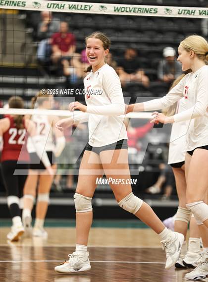 Thumbnail 2 in Mountain Ridge vs. Mountain View photogallery.