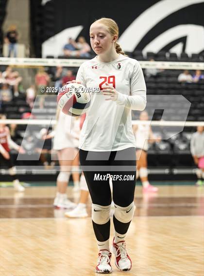 Thumbnail 3 in Mountain Ridge vs. Mountain View photogallery.