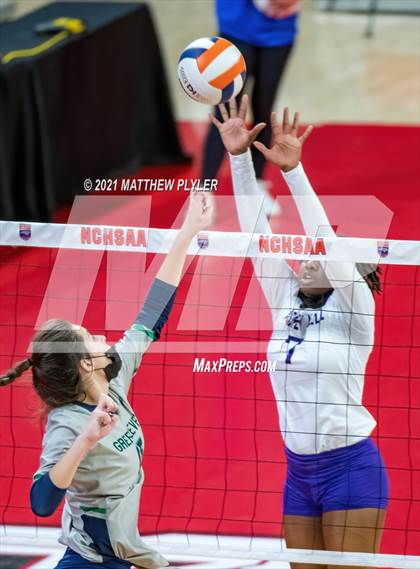 Thumbnail 1 in Green Level vs. Ardrey Kell (NCHSAA 4A Final) (2 of 2) (the Game) photogallery.