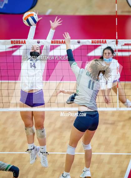 Thumbnail 2 in Green Level vs. Ardrey Kell (NCHSAA 4A Final) (2 of 2) (the Game) photogallery.