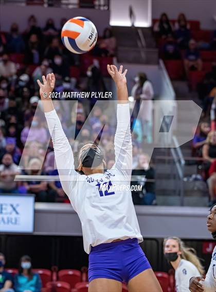 Thumbnail 2 in Green Level vs. Ardrey Kell (NCHSAA 4A Final) (2 of 2) (the Game) photogallery.