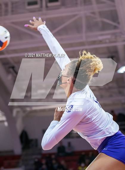 Thumbnail 3 in Green Level vs. Ardrey Kell (NCHSAA 4A Final) (2 of 2) (the Game) photogallery.