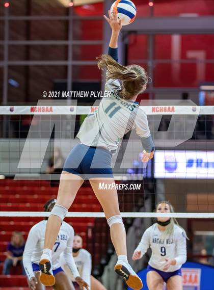 Thumbnail 3 in Green Level vs. Ardrey Kell (NCHSAA 4A Final) (2 of 2) (the Game) photogallery.