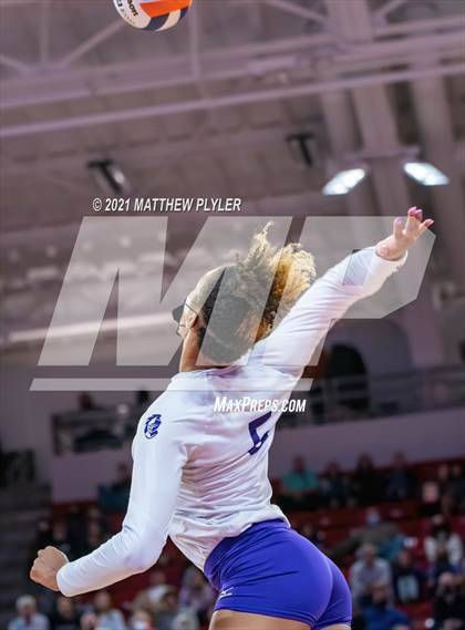 Thumbnail 2 in Green Level vs. Ardrey Kell (NCHSAA 4A Final) (2 of 2) (the Game) photogallery.
