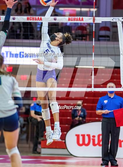 Thumbnail 3 in Green Level vs. Ardrey Kell (NCHSAA 4A Final) (2 of 2) (the Game) photogallery.