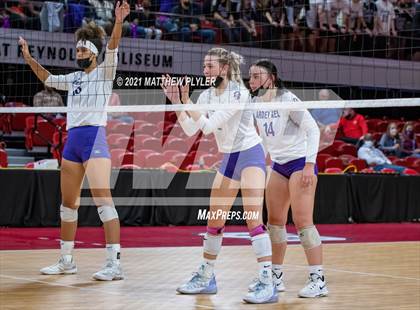 Thumbnail 1 in Green Level vs. Ardrey Kell (NCHSAA 4A Final) (2 of 2) (the Game) photogallery.