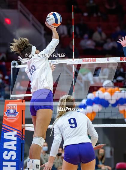 Thumbnail 1 in Green Level vs. Ardrey Kell (NCHSAA 4A Final) (2 of 2) (the Game) photogallery.