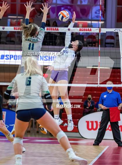 Thumbnail 3 in Green Level vs. Ardrey Kell (NCHSAA 4A Final) (2 of 2) (the Game) photogallery.