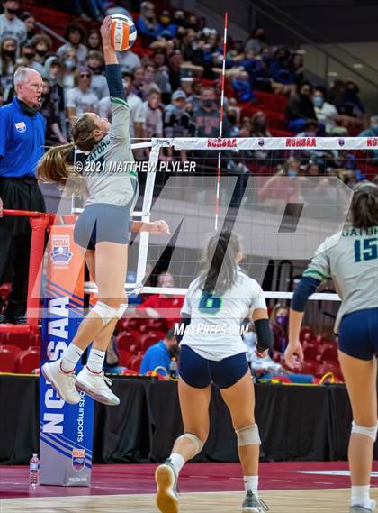 Thumbnail 3 in Green Level vs. Ardrey Kell (NCHSAA 4A Final) (2 of 2) (the Game) photogallery.