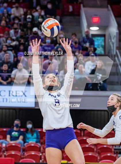 Thumbnail 1 in Green Level vs. Ardrey Kell (NCHSAA 4A Final) (2 of 2) (the Game) photogallery.