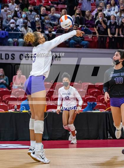 Thumbnail 1 in Green Level vs. Ardrey Kell (NCHSAA 4A Final) (2 of 2) (the Game) photogallery.
