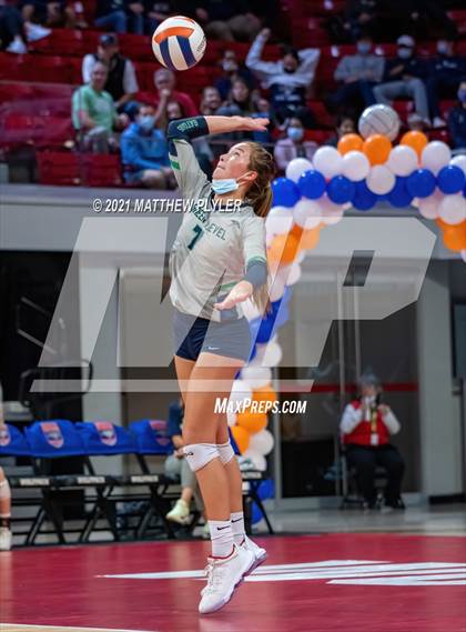 Thumbnail 1 in Green Level vs. Ardrey Kell (NCHSAA 4A Final) (2 of 2) (the Game) photogallery.