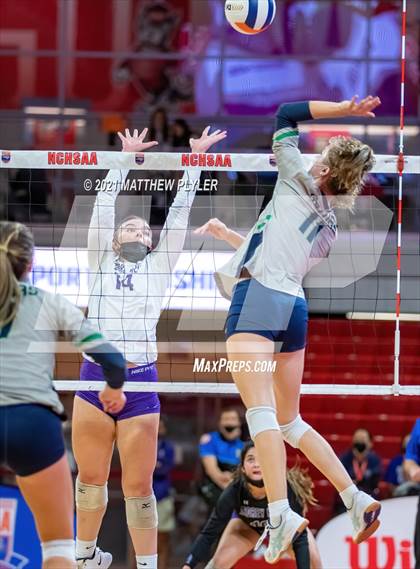 Thumbnail 1 in Green Level vs. Ardrey Kell (NCHSAA 4A Final) (2 of 2) (the Game) photogallery.