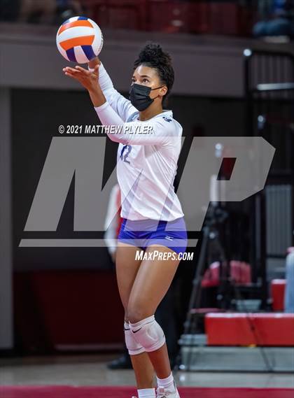 Thumbnail 3 in Green Level vs. Ardrey Kell (NCHSAA 4A Final) (2 of 2) (the Game) photogallery.