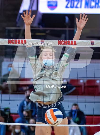 Thumbnail 1 in Green Level vs. Ardrey Kell (NCHSAA 4A Final) (2 of 2) (the Game) photogallery.