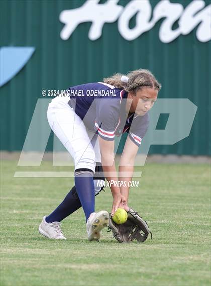 Thumbnail 3 in Catholic of Pointe Coupee vs. Central Catholic (LHSAA Division IV Select Regional) photogallery.