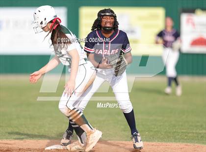 Thumbnail 2 in Catholic of Pointe Coupee vs. Central Catholic (LHSAA Division IV Select Regional) photogallery.