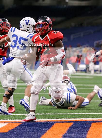 Thumbnail 1 in Wagner vs Veterans Memorial (UIL 5A Quarterfinal Playoff) photogallery.