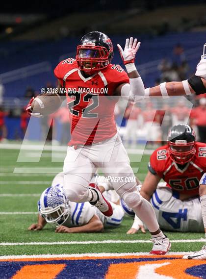 Thumbnail 2 in Wagner vs Veterans Memorial (UIL 5A Quarterfinal Playoff) photogallery.