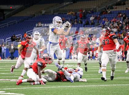 Thumbnail 1 in Wagner vs Veterans Memorial (UIL 5A Quarterfinal Playoff) photogallery.