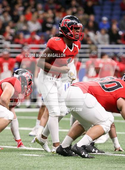 Thumbnail 1 in Wagner vs Veterans Memorial (UIL 5A Quarterfinal Playoff) photogallery.