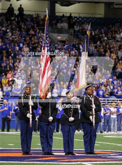 Thumbnail 1 in Wagner vs Veterans Memorial (UIL 5A Quarterfinal Playoff) photogallery.