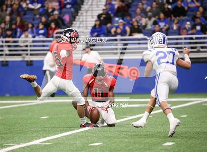 Thumbnail 2 in Wagner vs Veterans Memorial (UIL 5A Quarterfinal Playoff) photogallery.
