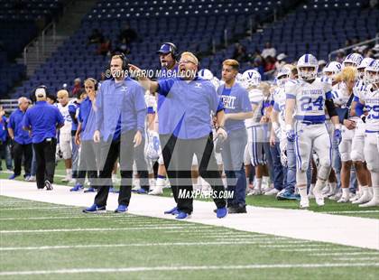 Thumbnail 1 in Wagner vs Veterans Memorial (UIL 5A Quarterfinal Playoff) photogallery.