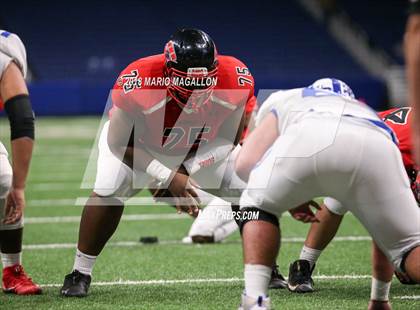 Thumbnail 2 in Wagner vs Veterans Memorial (UIL 5A Quarterfinal Playoff) photogallery.
