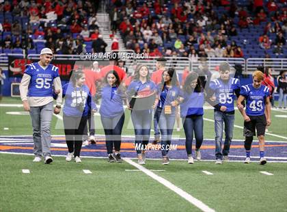 Thumbnail 1 in Wagner vs Veterans Memorial (UIL 5A Quarterfinal Playoff) photogallery.