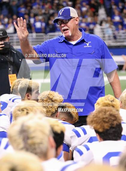 Thumbnail 1 in Wagner vs Veterans Memorial (UIL 5A Quarterfinal Playoff) photogallery.