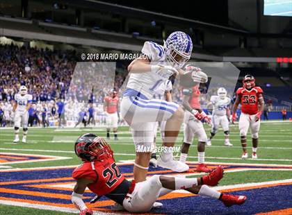 Thumbnail 1 in Wagner vs Veterans Memorial (UIL 5A Quarterfinal Playoff) photogallery.