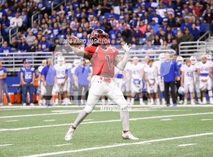 Thumbnail 2 in Wagner vs Veterans Memorial (UIL 5A Quarterfinal Playoff) photogallery.