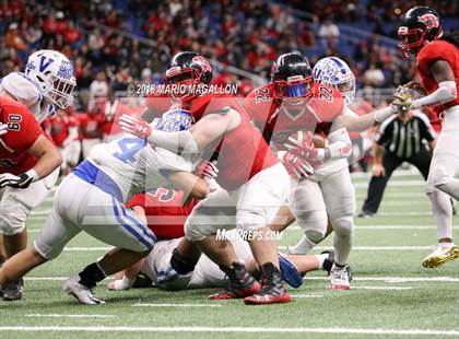 Thumbnail 3 in Wagner vs Veterans Memorial (UIL 5A Quarterfinal Playoff) photogallery.