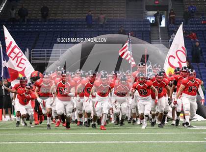 Thumbnail 2 in Wagner vs Veterans Memorial (UIL 5A Quarterfinal Playoff) photogallery.