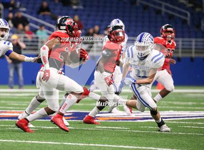 Thumbnail 2 in Wagner vs Veterans Memorial (UIL 5A Quarterfinal Playoff) photogallery.