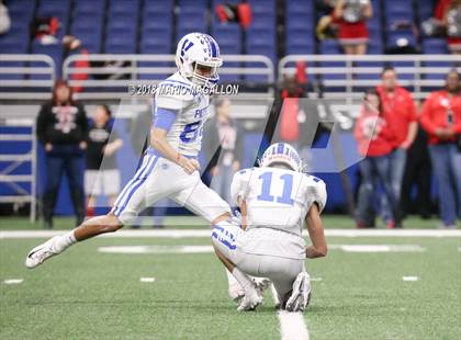 Thumbnail 3 in Wagner vs Veterans Memorial (UIL 5A Quarterfinal Playoff) photogallery.