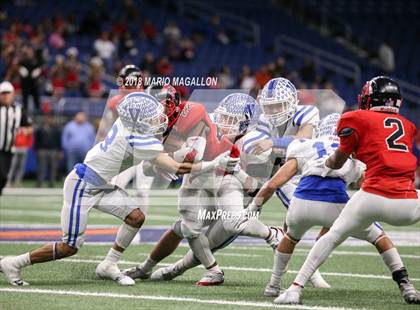 Thumbnail 2 in Wagner vs Veterans Memorial (UIL 5A Quarterfinal Playoff) photogallery.